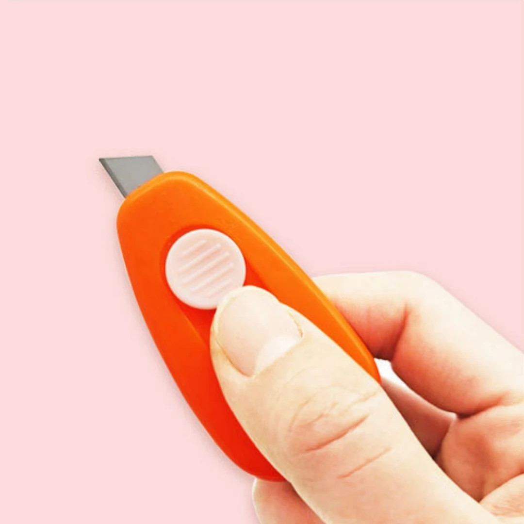 Portable Mini Carrot Utility Knife Express Unpacking Envelope Office Paper Cutting Art Knife School Offiice Stationery