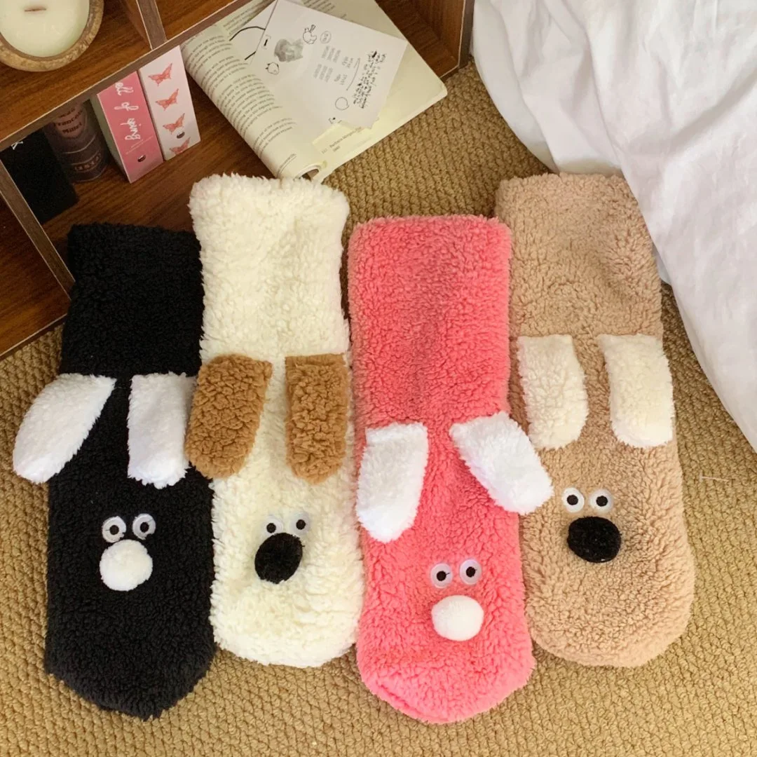 جوارب شتوية نسائية جديدة برسوم كارتونية لتدفئة الساقين من صوف شيربا، جوارب نوم سميكة ودافئة مع قدم لاصقة مانعة للانزلاق #1