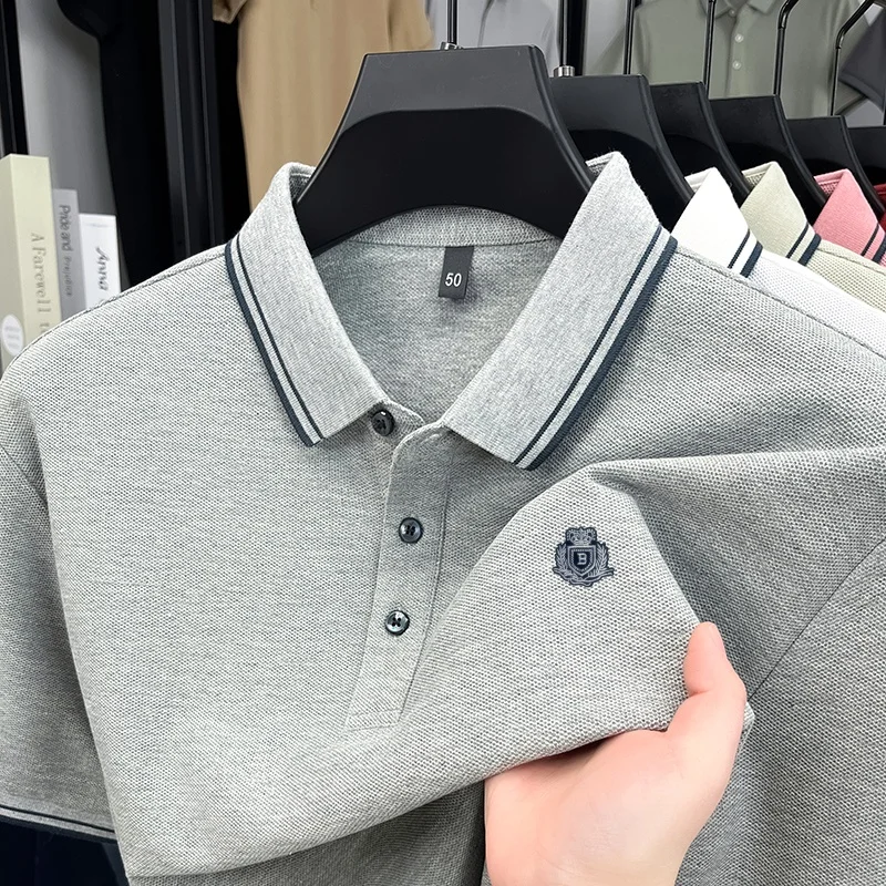 

Новое поступление лета, мужская рубашка поло из 100 хлопка, футболка с короткими рукавами и лацканами, высокое качество, изысканный значок с принтом, мужская одежда для отдыха