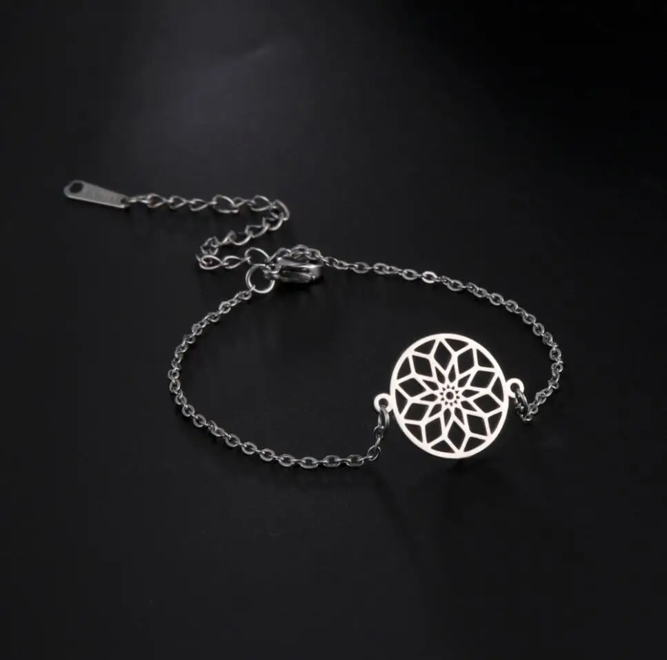 1PC Hollow Lotus Pendant Bracelet Stainless Steel Figaro Chain Bracelet Fashion Women's Charm Jewelry Party Gift F1244