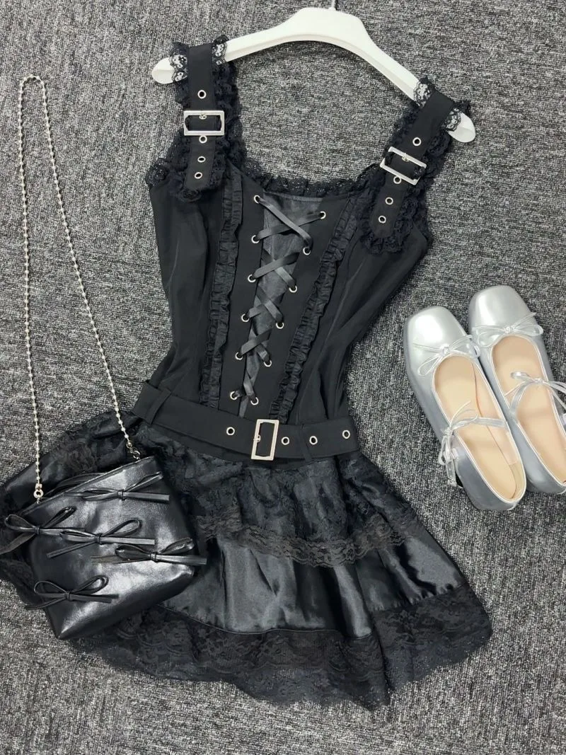 Damen Gothic Schwarzes Korsettkleid mit Spitzenbesatz, Schnürung und Stufenrock, Y2K Vintage, Gürtel, schmal geschnitten, süßes, würziges Mini-Partykleid