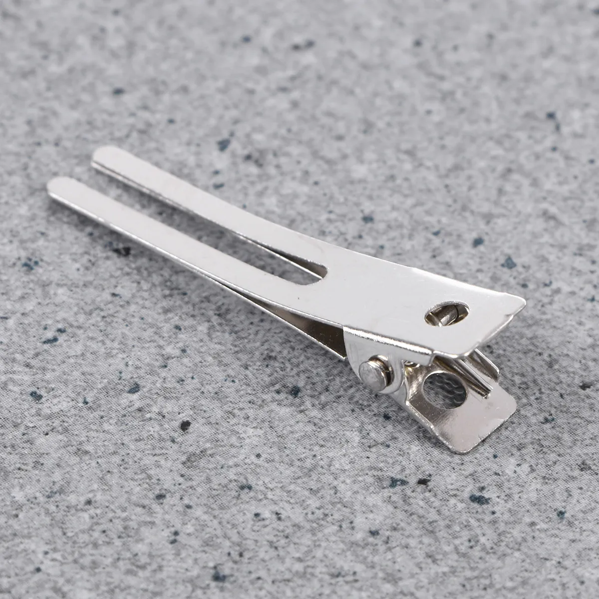 50Pcs Double Prong Metal Alligator Hair Clips Nickel Plated for Curling Styling Salon Use Round Prongs Easy Glide Hair Clip Set