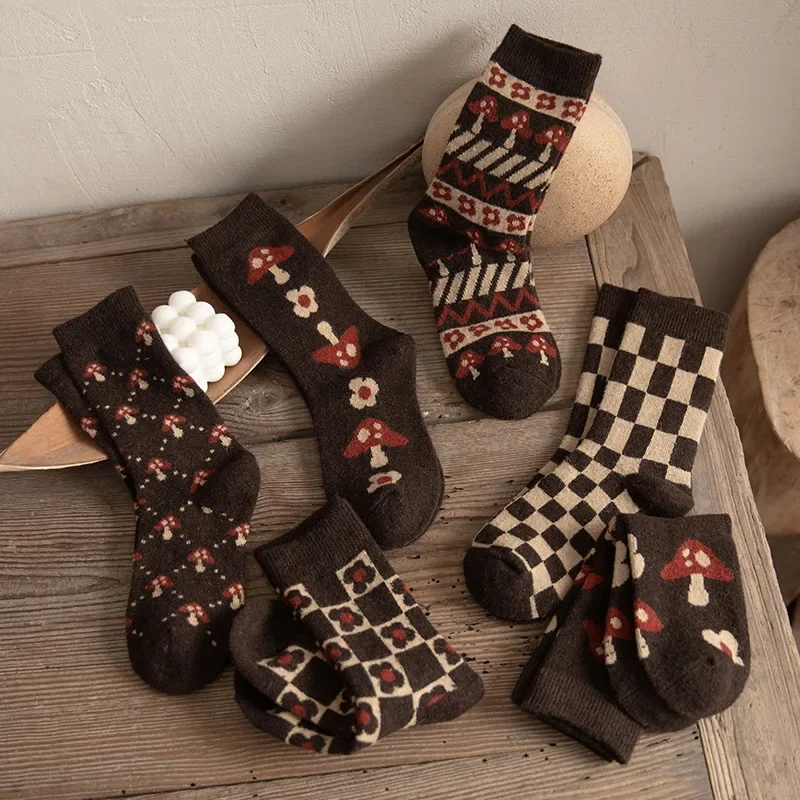 Retro Thickened Wool Socks Warm Women Tube Cartoon Flower Street Skateboard Cotton Hosiery Coffee Color Harajuku Kawaii Socks