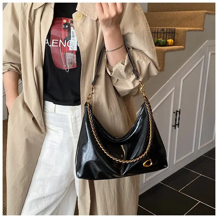 

Quilted Leather Tote Bag for Women Chain Strap Large Capacity Shoulder Crossbody Purse, Fashion Work Bag for Office & Daily Use