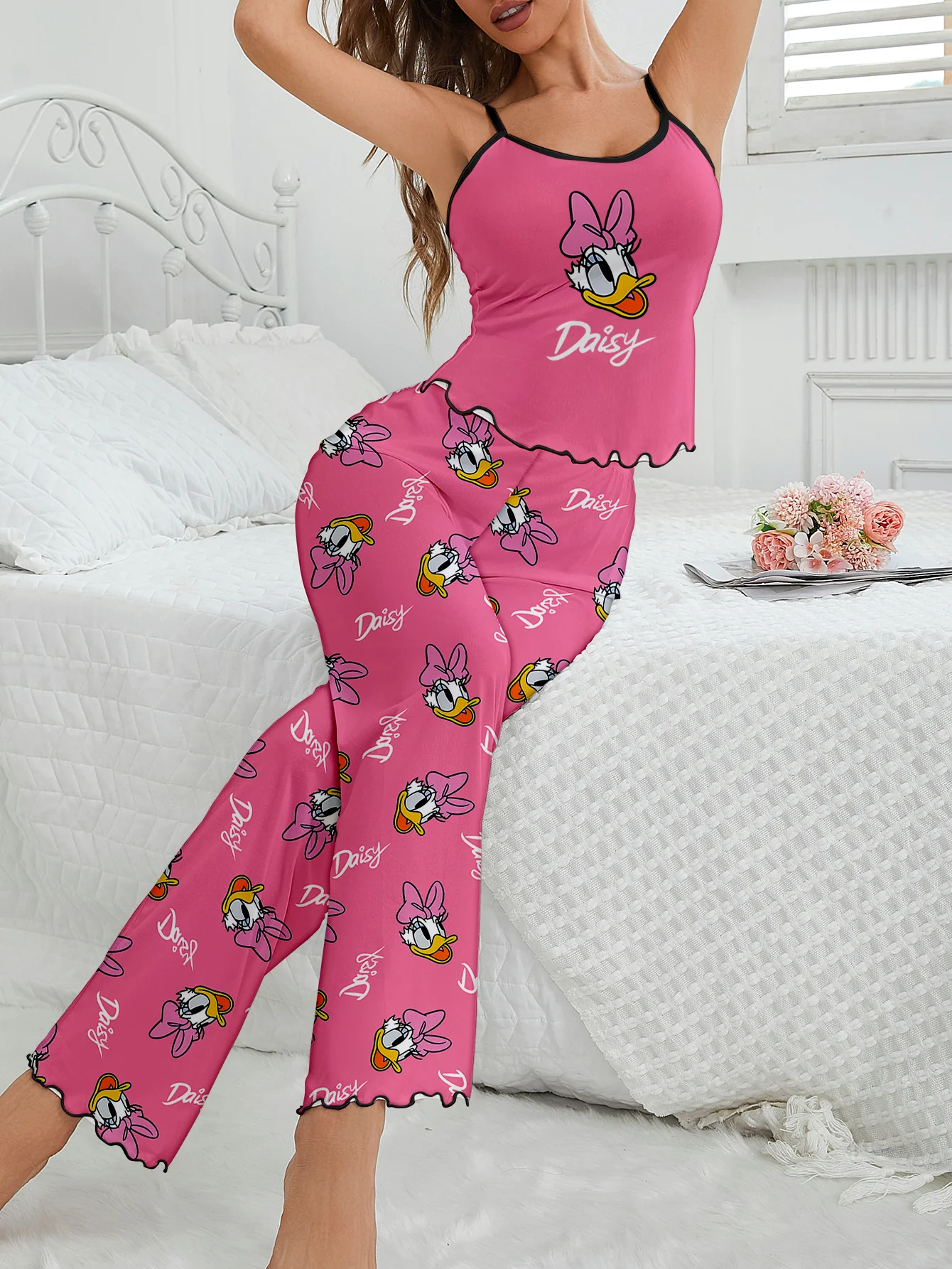 Women's 2-piece Disney Daisy Cute Cartoon Pattern Strap Top and Curled Pants Sleepwear Home Clothes view 4