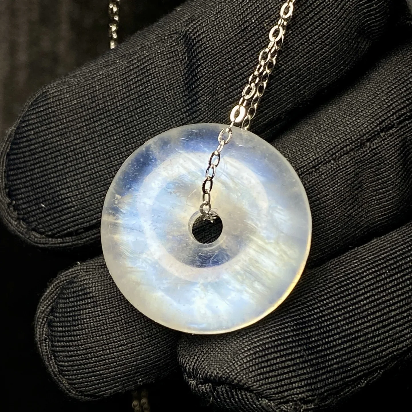 Natural Moonstone Blue Light Pendant Moonstone Necklace 21x8mm Women Gemstone Clear Round Donut Crystal Jewelry AAAAA