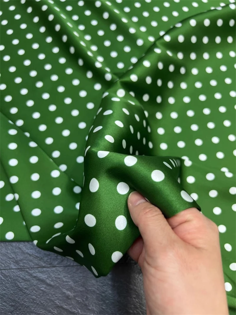 Tissu en satin élastique imprimé vert, point de vague de mode classique, matériel de créateur fait à la main bricolage, textile à coudre pour vêtements