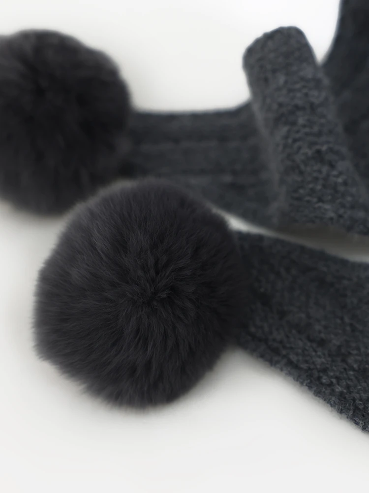 High-end Triangle Shawl Autumn Winter Women's Scarf Shawl Sweater 100% Cashmere Scarf French Style Warm Ornament Fur Ball Shawl