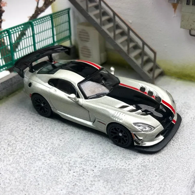 Tarmac Works 1/64 Dodge Viper ACR Extreme Alloy Toy Motor Vehicle Diecast Metal Model Gifts