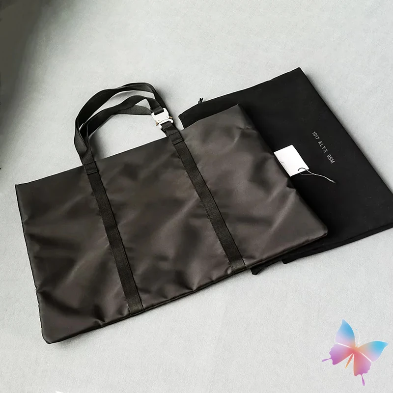 أزياء الشارع للجنسين 1017 ALYX 9SM حمل حقيبة عادية الأسود النايلون مشبك معدني حقيبة يد عالية السعة في الهواء الطلق السفر اللياقة البدنية حقائب