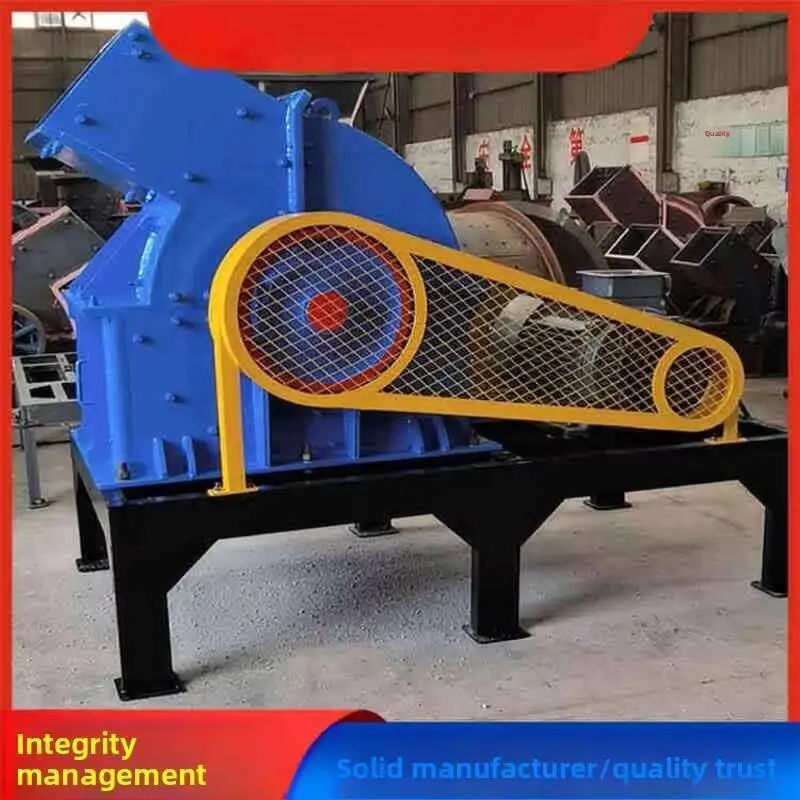 Heavy-duty portable hammer mill crusher, complete with feeder and screen, ideal for metal recycling production line