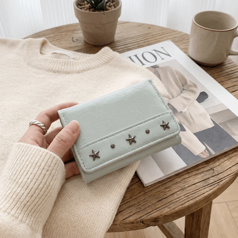 Vintage Style PU Star Rivet Trifold Wallet Compact Size Multiple Slots Coin Pocket Large Capacity Solid Color Cash Wallet Travel