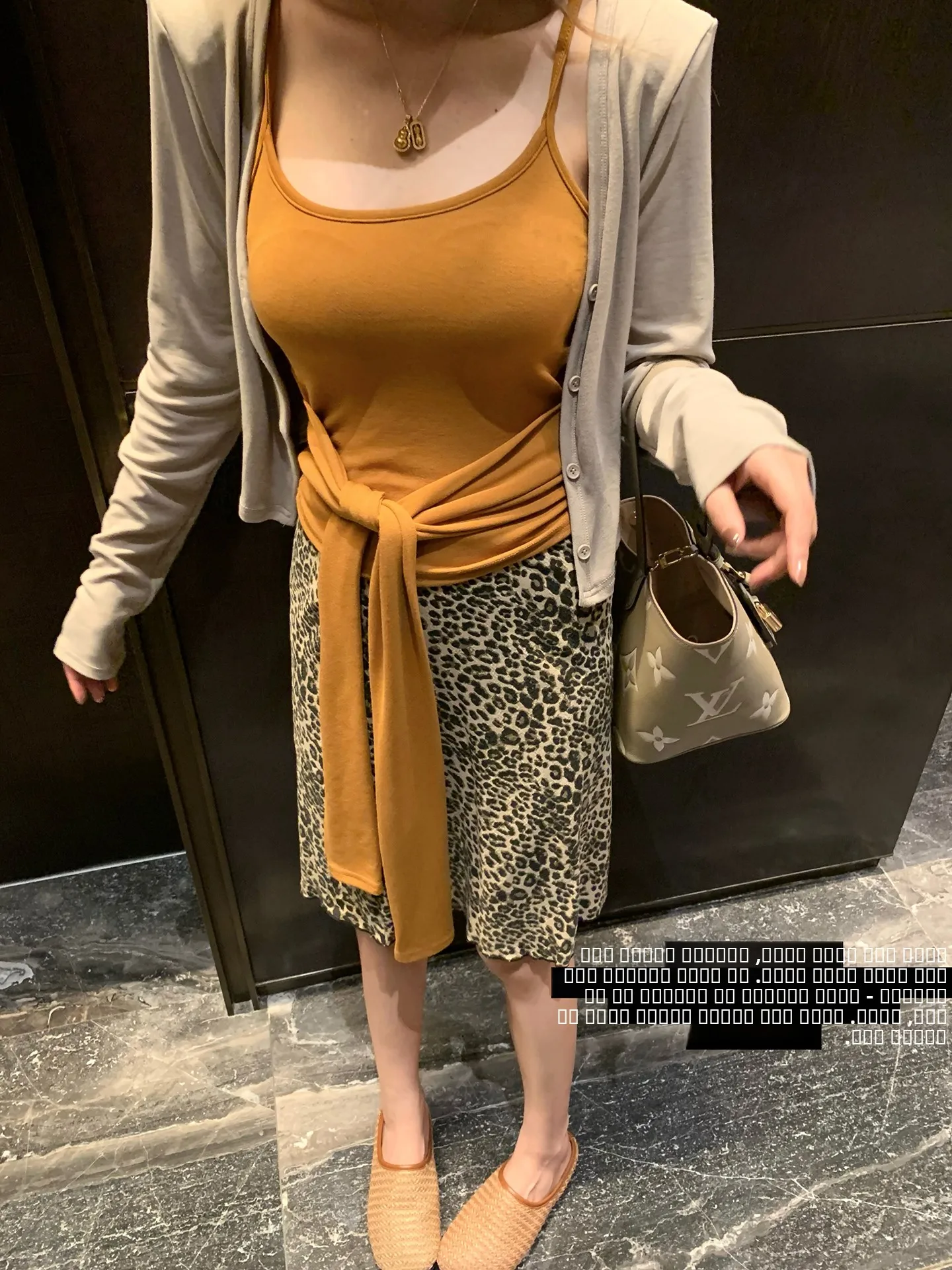 

Original Chuan Mu Ye～Ele Faionable Velvet f Skirt Slimming Design Versatile Quali Item for Sli Women