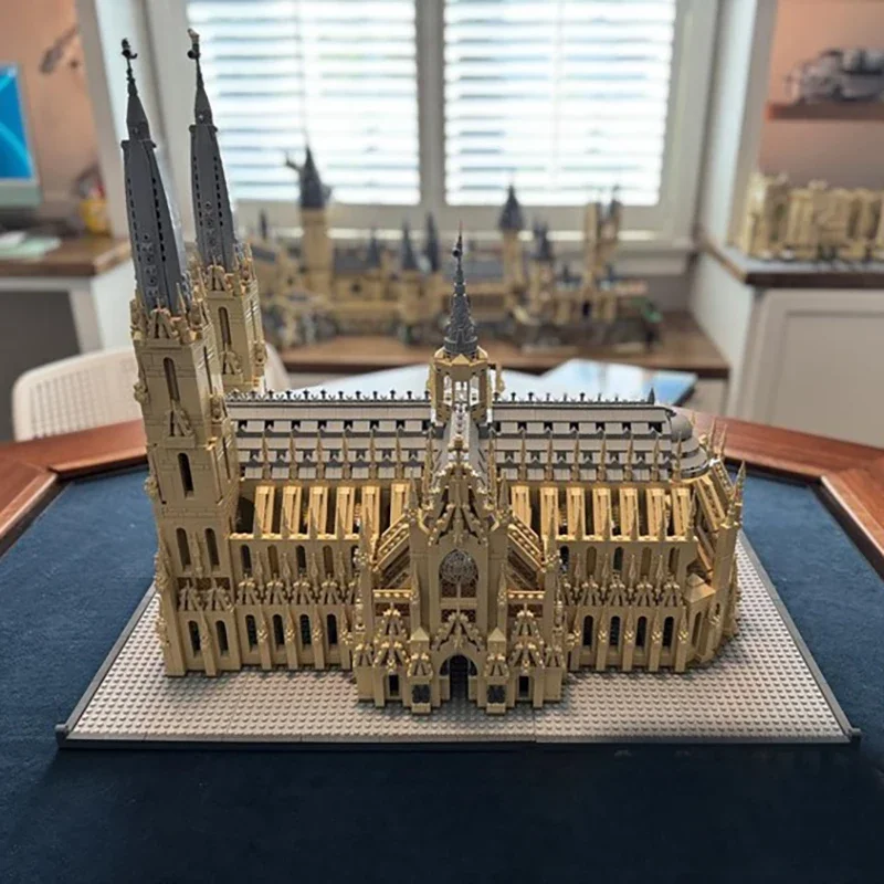 Nuovo prodotto squisito MOC Building Blocks Modello medievale Cattedrale di Colonia Tecnologia Giocattolo modulare per bambini Set di assemblaggio fai-da-te