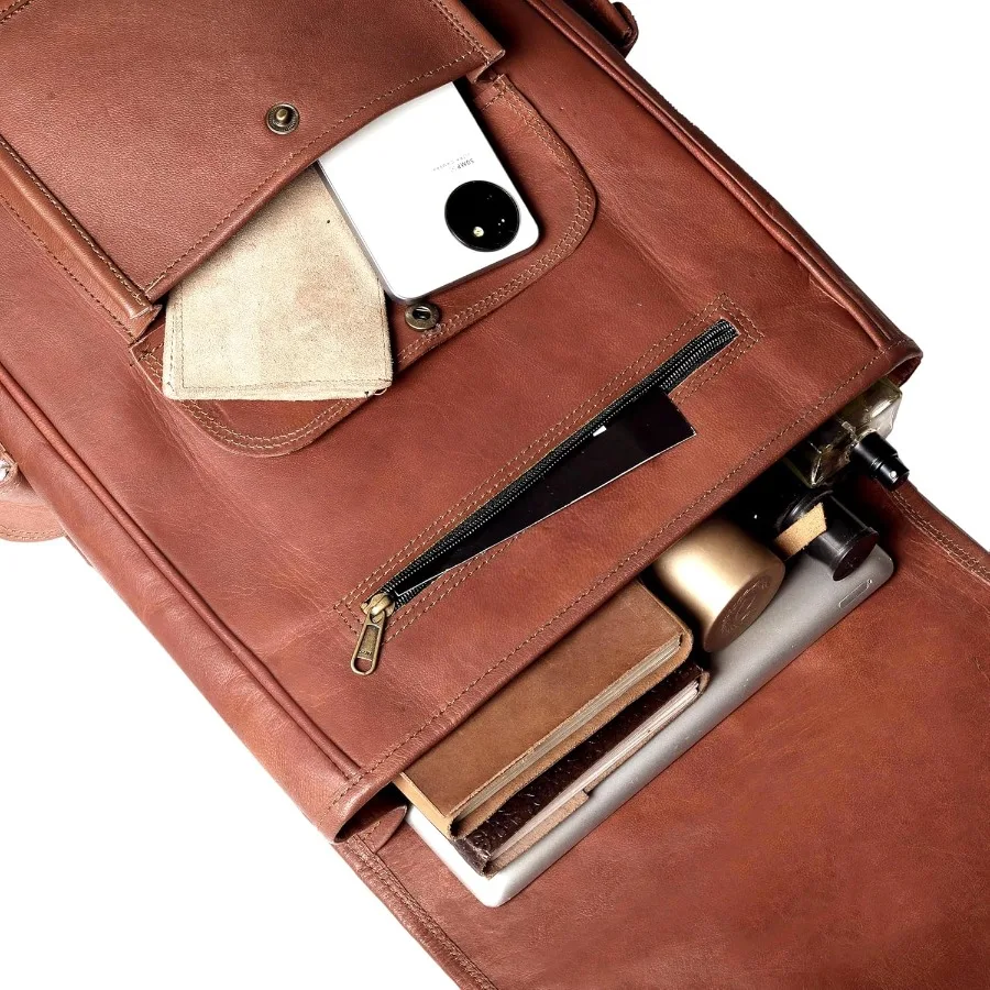 حقيبة ظهر كلاسيكية للكمبيوتر المحمول مصنوعة يدويًا من الجلد المحبب بالكامل ذات جودة عالية وحقيبة ظهر جلدية كلاسيكية ساحرة للرجال والنساء