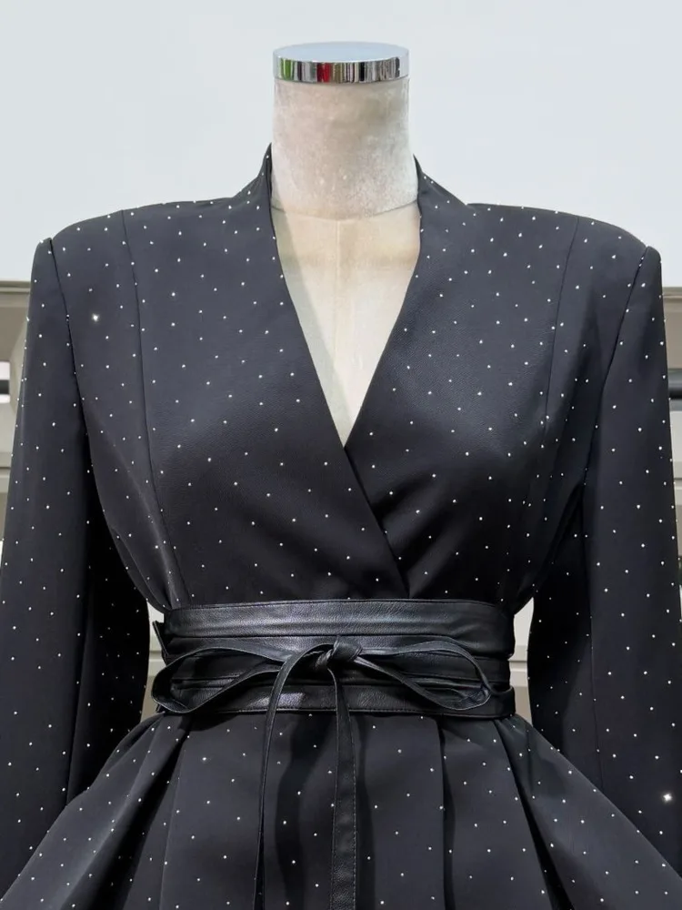 DFDG 2025 Abrigo de diseñador con cuello en V para mujer, chaqueta ajustada con cintura asimétrica y lazo, prendas de vestir exteriores de Boutique de lujo, abrigo de otoño y primavera