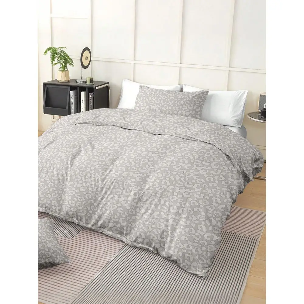 

Leopard Print Duvet Cover Set, Made Of UltraSoft And Breathable Premium Microfiber Fabric, Suitable For All Seasons, Machine Wa