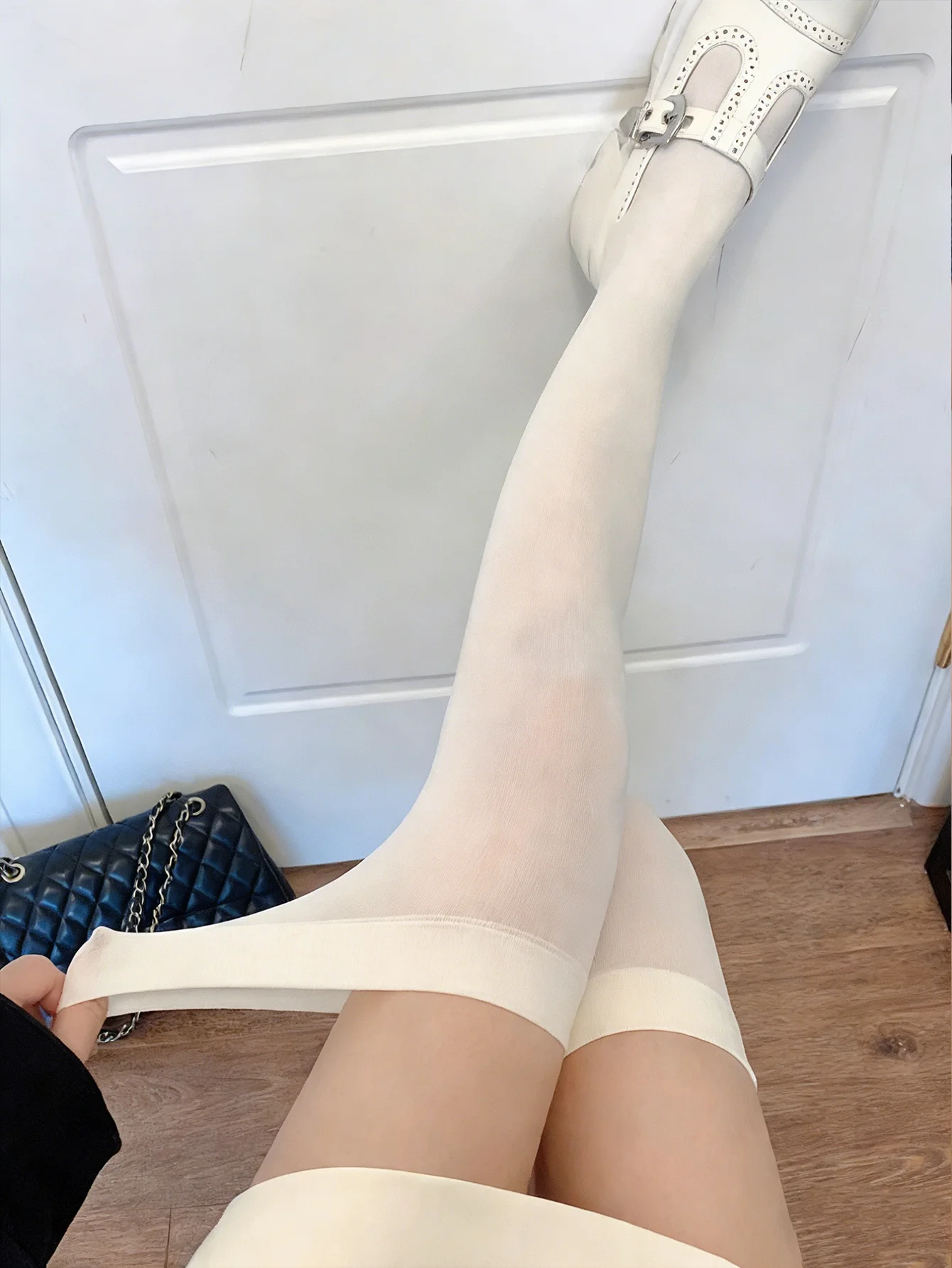 1 Pair Sweet White Opaque Thigh Highs for Women, High-Stretch Skin-Friendly Hosiery for Lolita & Date Outfits