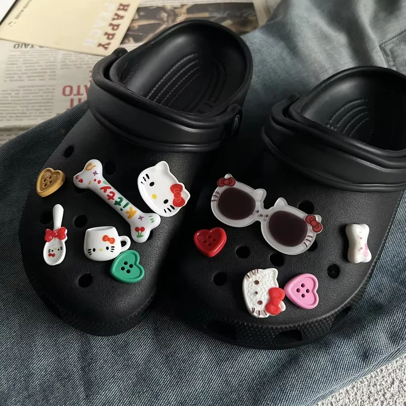 

New JIBBITZ Hello Kitty Shoes Charms Cute Sunglasses PVC Decorative Accessories for Clogs & Sandals DIY Party Gifts