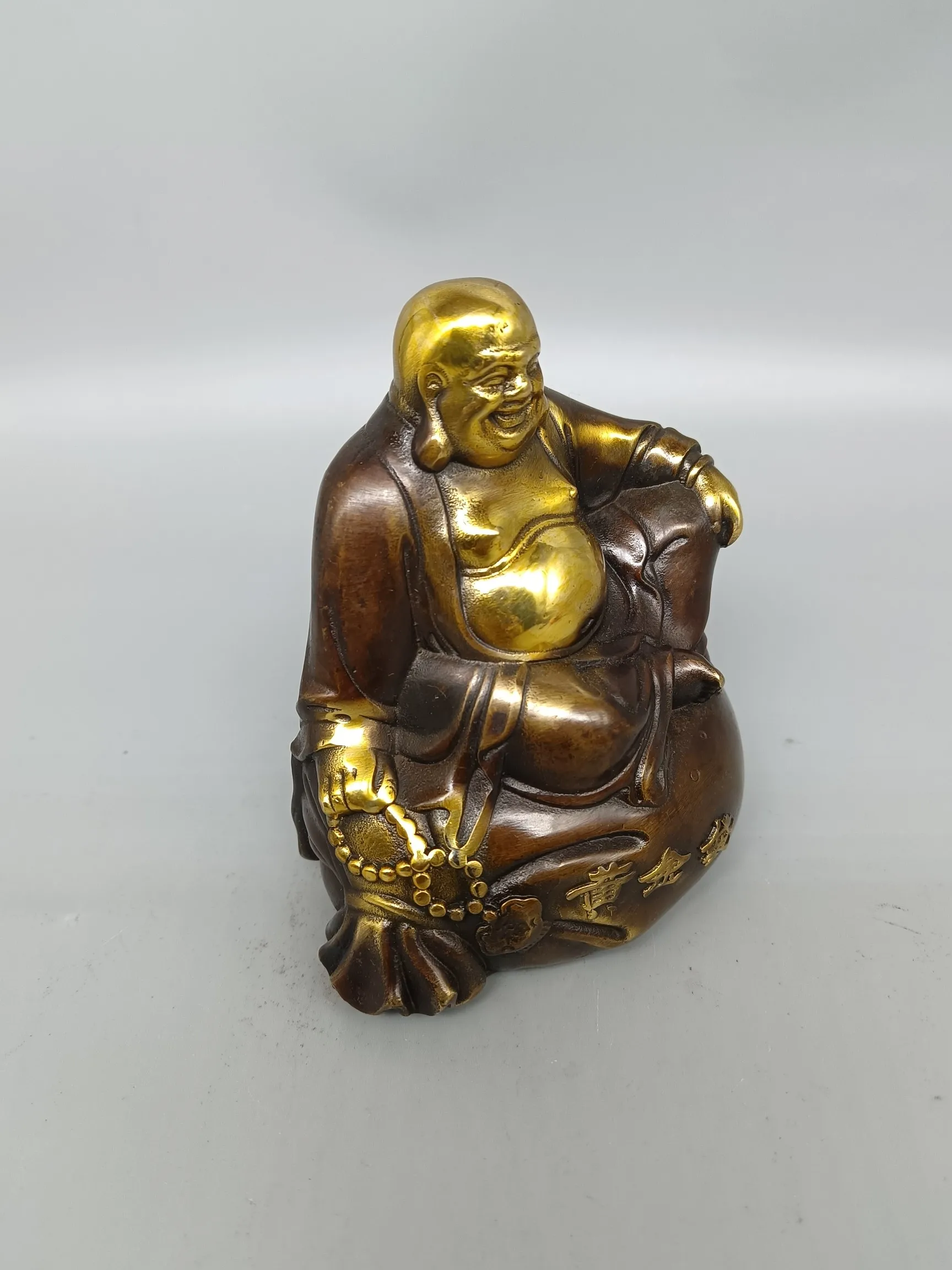 Copper ware gilded with gold, cloth bag Buddha at home, living room, entrance hall, and offerings of ornaments