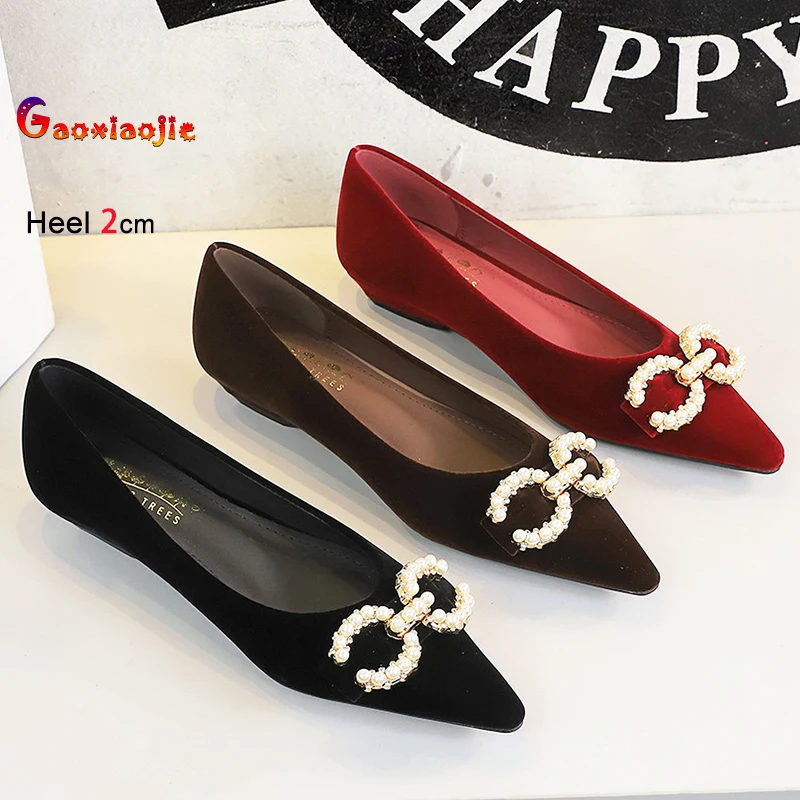 

Женские замшевые туфли на плоской подошве, повседневные туфли на низком каблуке 2 см, новые модные туфли-лодочки на высоком каблуке с острым носком и жемчугом и бриллиантами