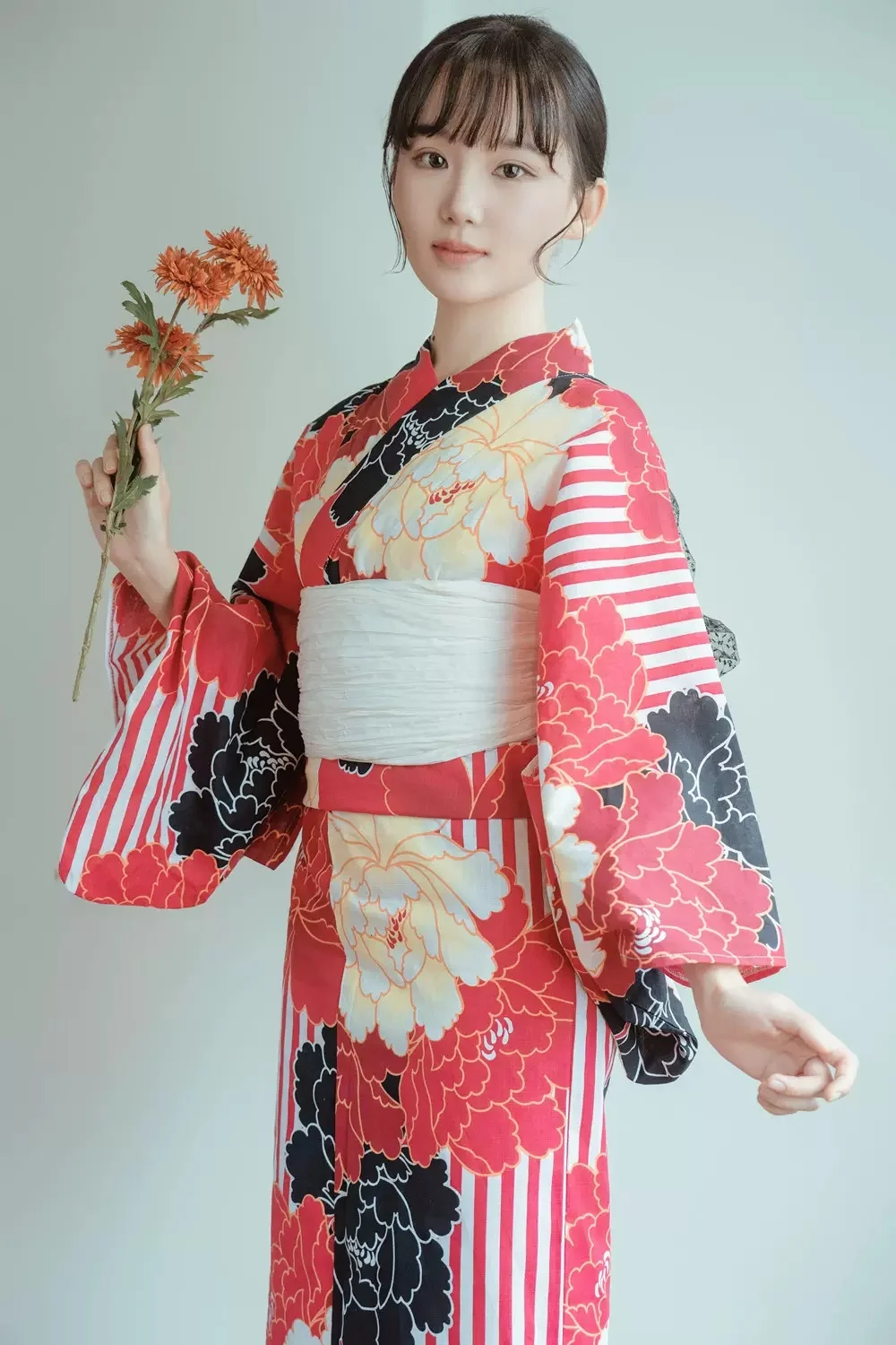 

Women Japan Yukata Traditional Style Kimono Comforts Cotton Texture Travel Portrait Clothing Free Size Adjustable Length