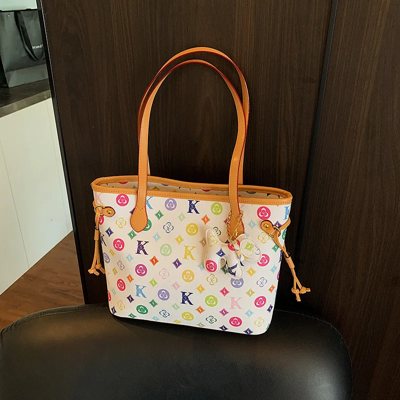 

‌ Винтажная большая сумка с цветочным принтом 2025 года ‌ - Женская сумка через плечо большой вместимости с ретро-принтом, элегантная сумка под мышками для работы и путешествий