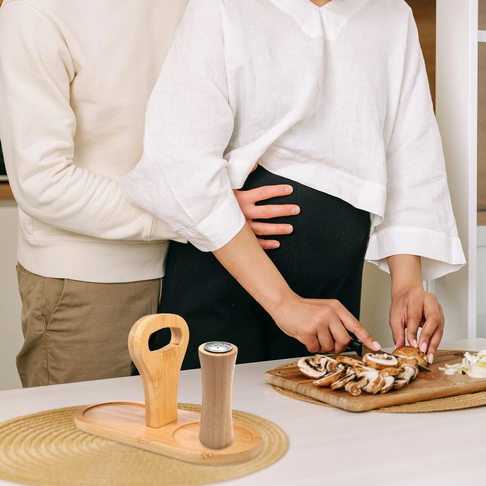 

Wooden Salt and Pepper Grinder Tray Solid Wood Mill Organizer Nonslip Base for Kitchen Countertop Condiment Holder Hot Pads