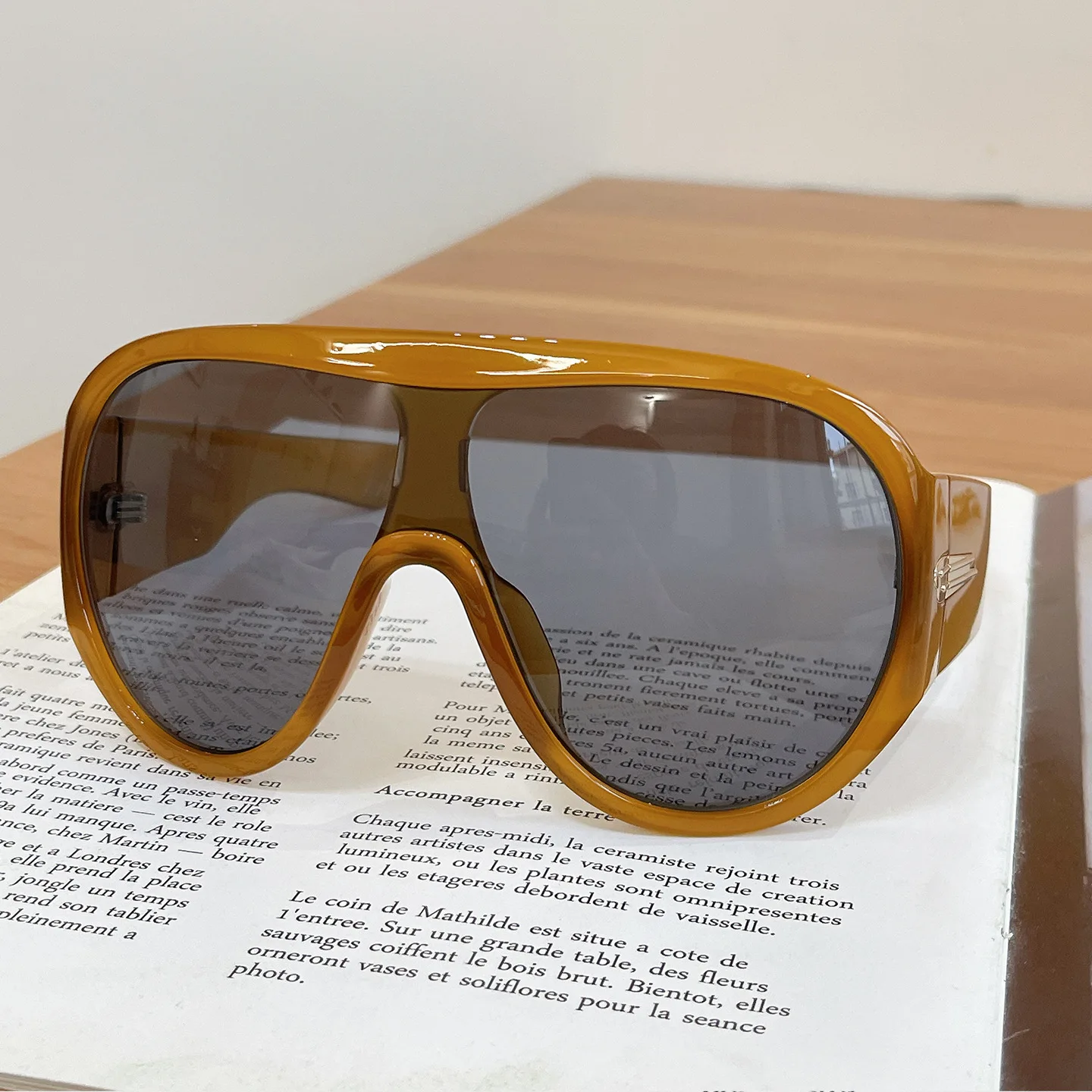 Neue modische, übergroße, schwarze einteilige Sonnenbrille für Damen und Herren, Vintage-Streifen-Design, Sonnenschutzbrille, sexy Driving Shades für Damen – Detail 8