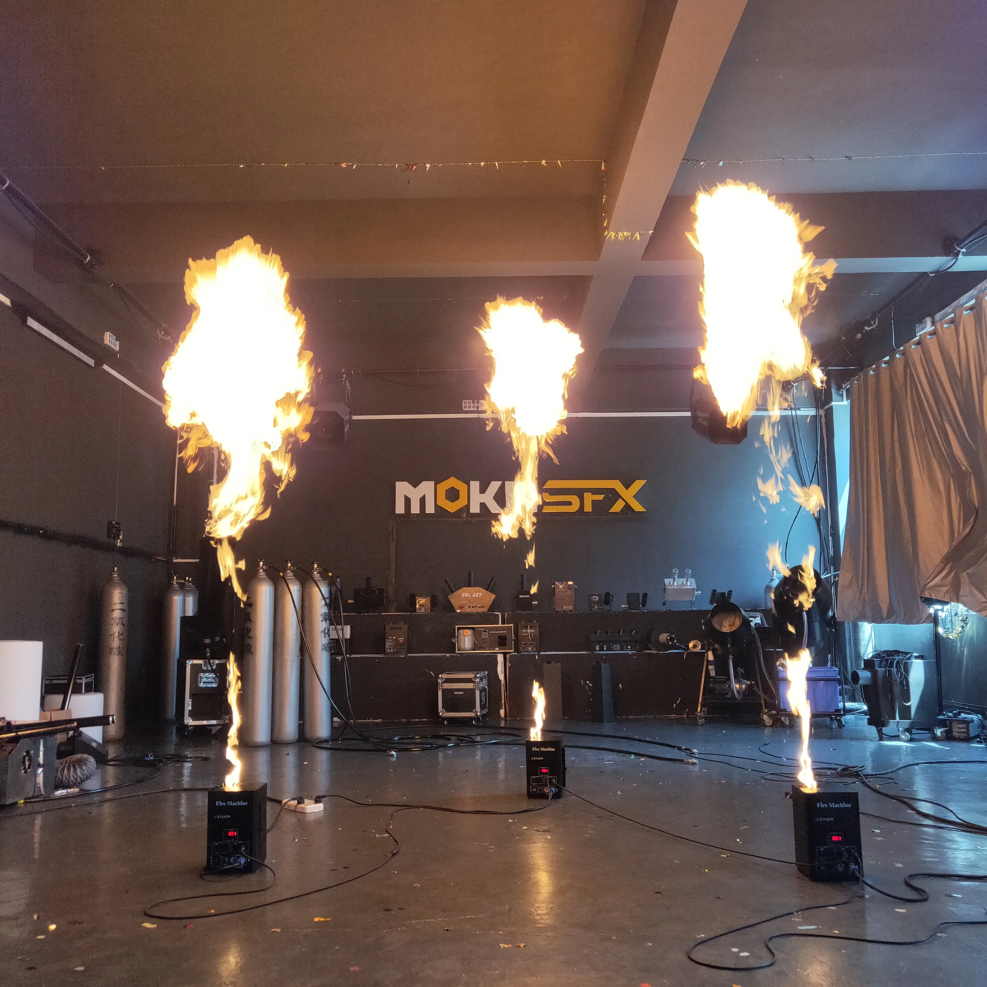 Vlam Machine Dmx Brand Machines Spray Fire Projector Event Machine Voor Nachtclub Professioneel Podium Dj Disco Tonen