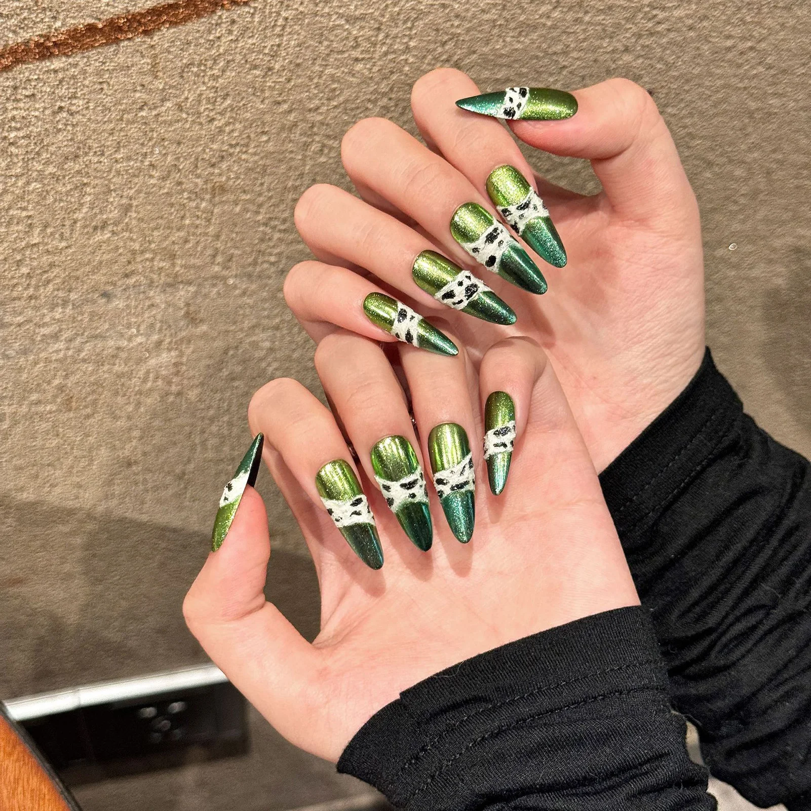 Faux ongles vert N64.avec poudre miroir, léger et facile à coller, pour les performances sur scène