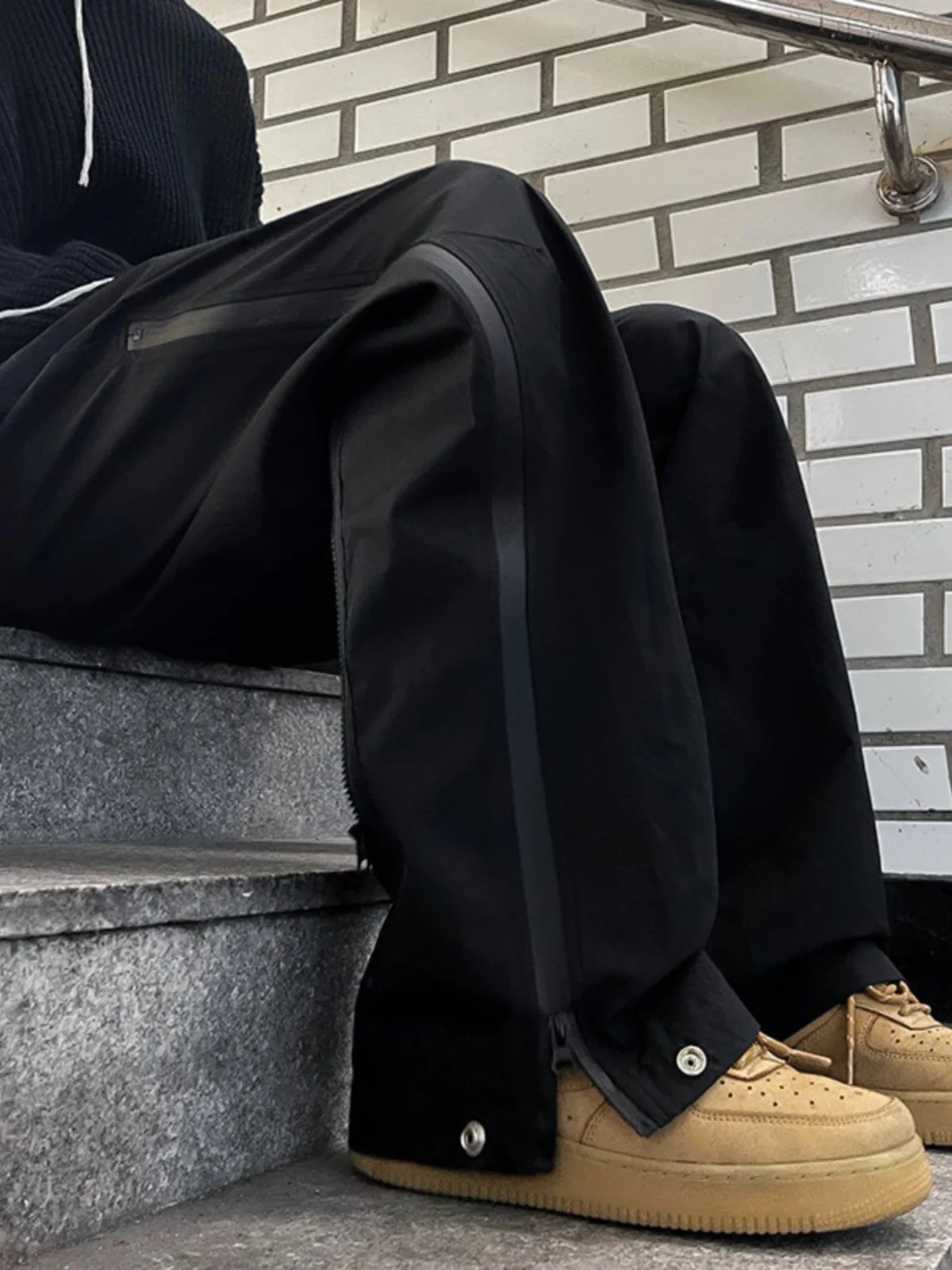 

Уличные водонепроницаемые мужские повседневные свободные длинные брюки Faionable Street Sle American High Street Functionali Windbreaker P...