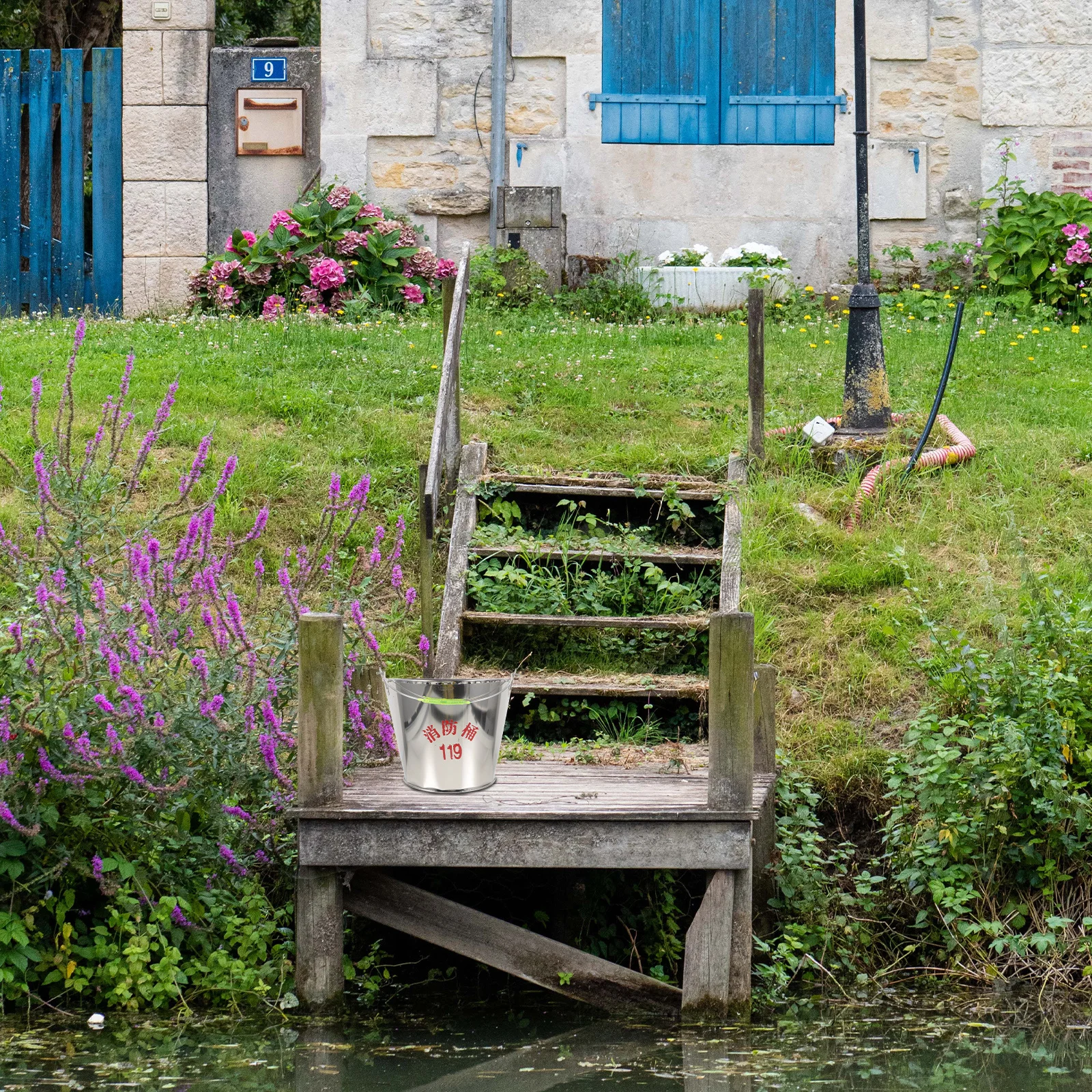 Stainless Steel Semi-Circular Emergency Sand Bucket Durable Fire Fighting Bucket Fireplace Ash Holder Practical Handle Design
