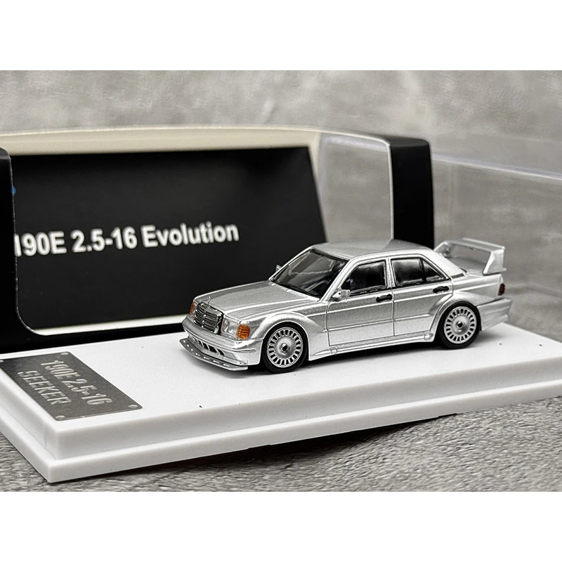 SEEKER 1:64 スケール 190E 2.5-16 エボリューション 合金製カーモデル 装飾品 記念品 ディスプレイ コレクション ホビー ギフト