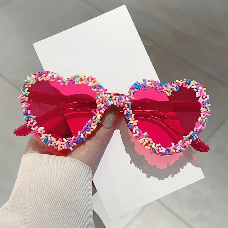 Popular y2k Vintage Love Heart Sunglasses Women For Men Luxury Brand Design Sun Glasses Punk Cake Candy Pink Cute Party Eyewear image 5
