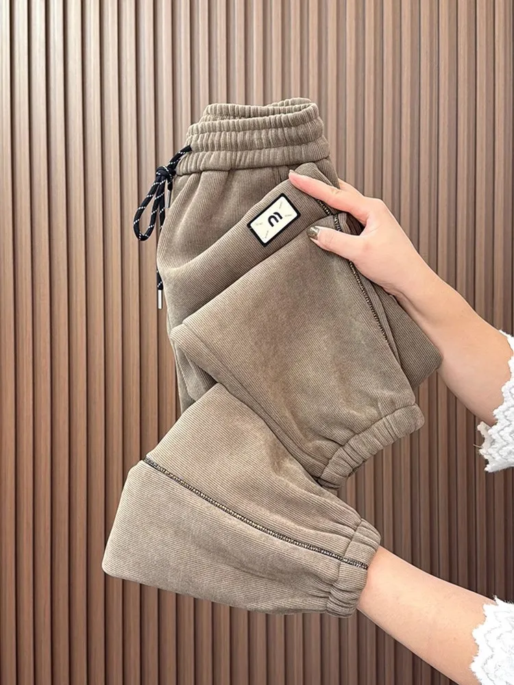 Spodnie Chenille Hallen 2025 Zima Nowe Aksamitne Grube Casualowe Spodnie Damskie Moda Y2k Luźne Plus Size Spodnie Dresowe Krótkie Spodnie