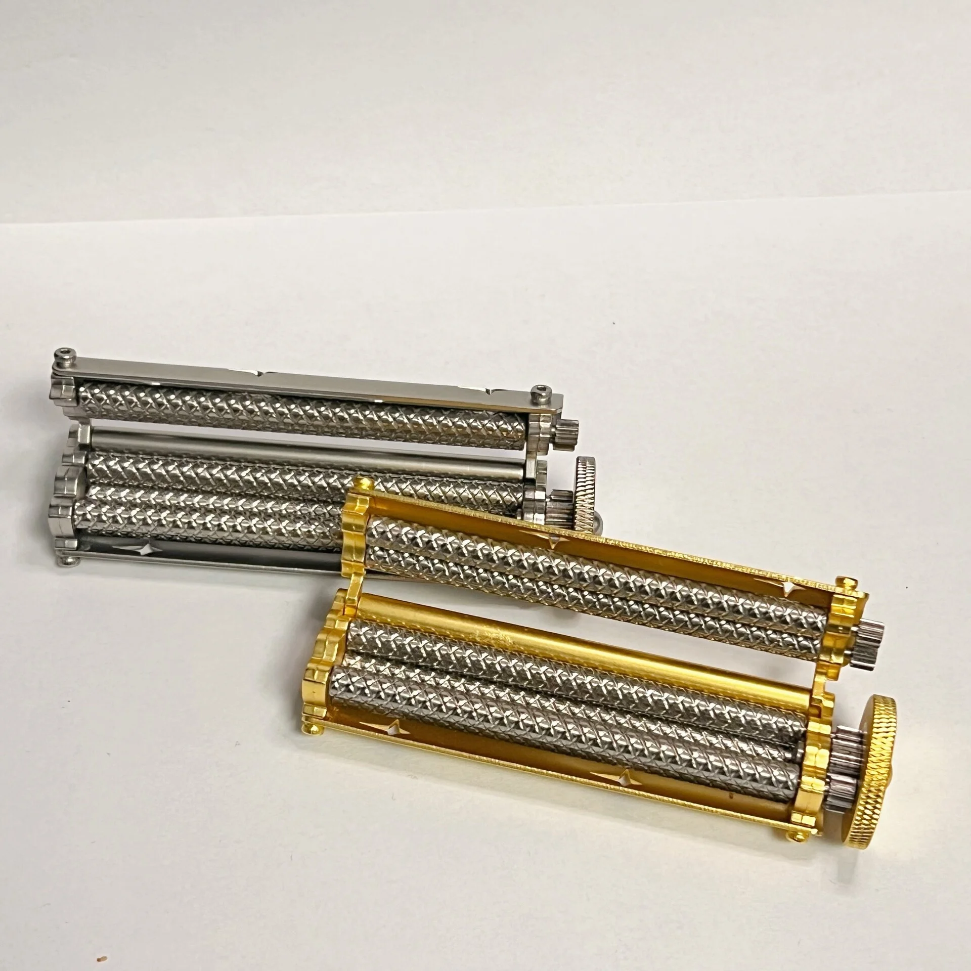 6.0mm Slim Manual Cigarette Rolling Machine – Solid Brass Shell & Iron Roller Handheld Tobacco Roller for 78mm Rollie Paper - view 6