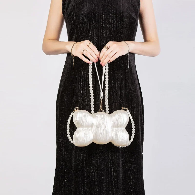 Umhängetasche in Gänseform, Perlenkette, Umhängetasche, britischer Designer-Abend, elegante Clutch-Geldbörse, Damen-Schultertasche aus Acryl – Detail 14