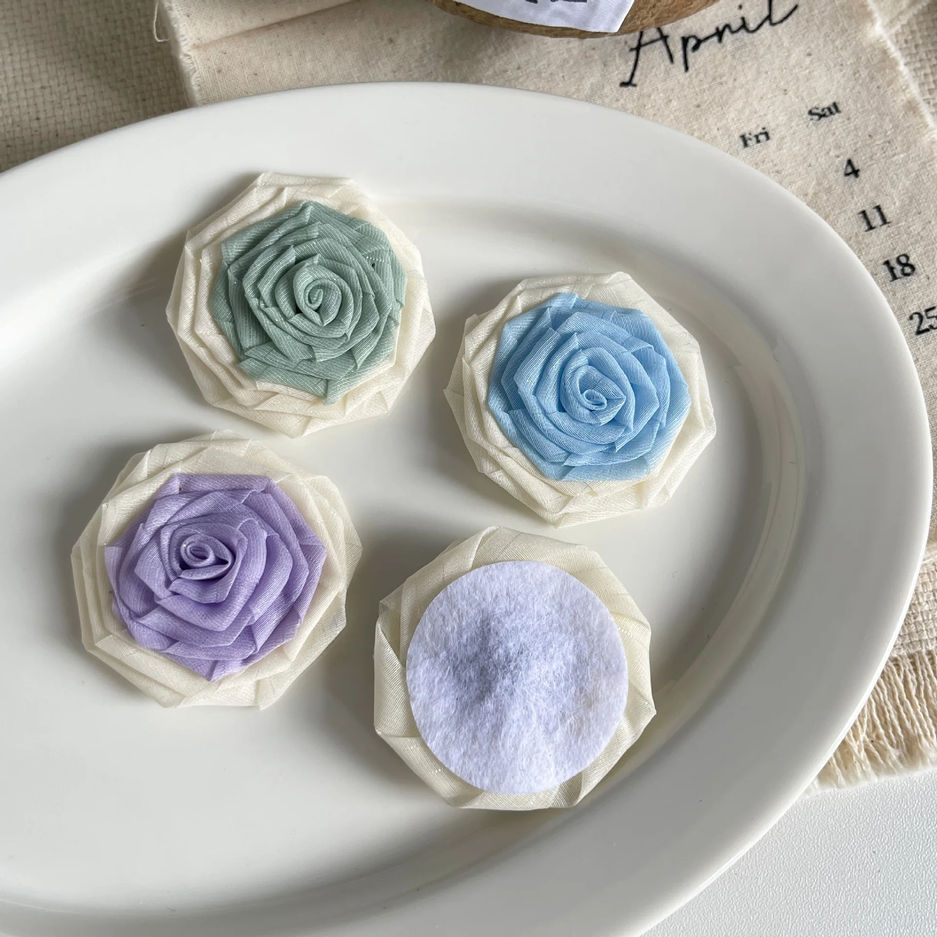 60 PCS/Lot, Rolled Mesh Ribbon Flowers for Wedding Boutonniere Brooch DIY Crafts Hair Accessories