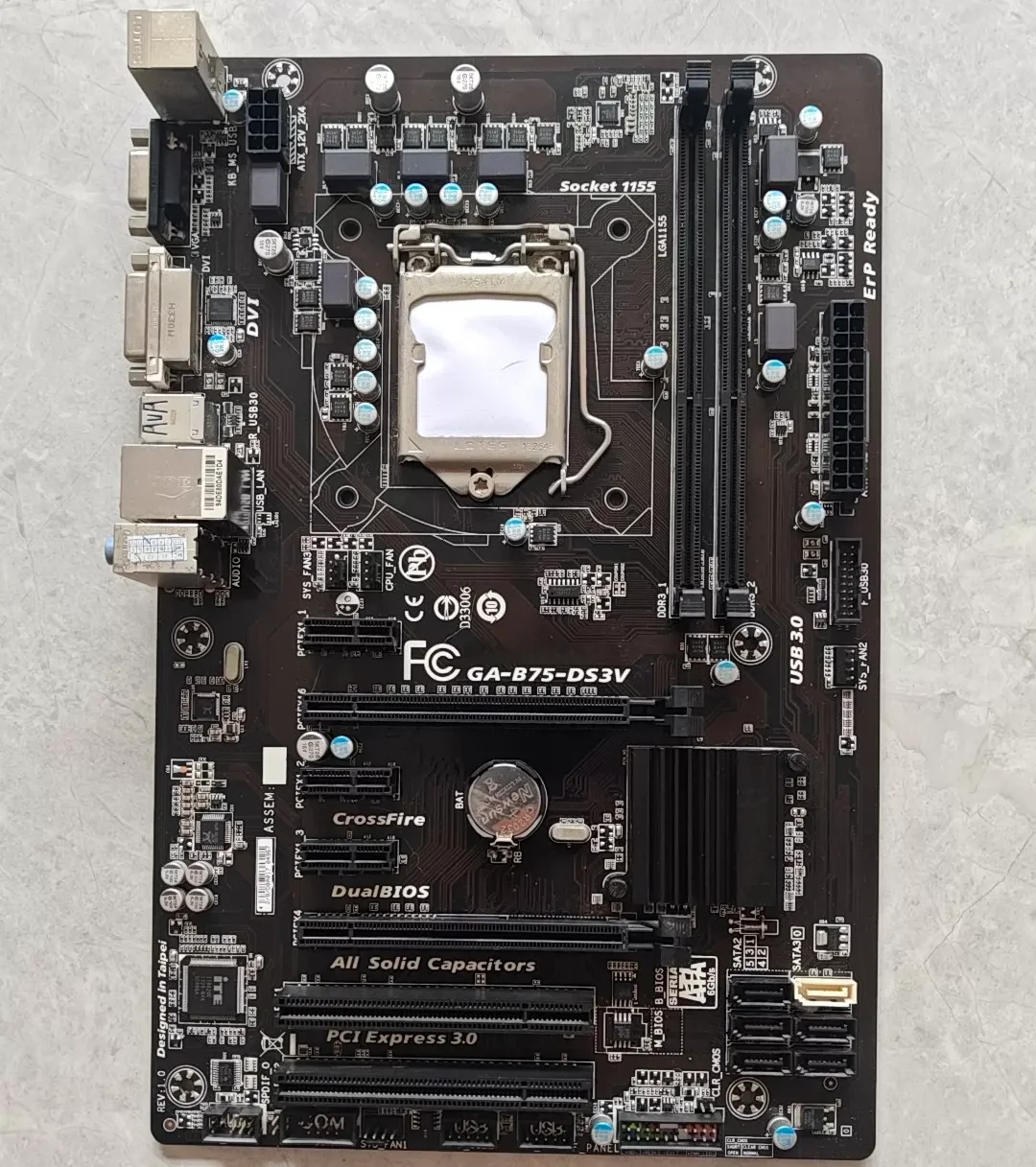 Tarjeta Madre Gigabyte GA-B75-DS3V para PC de Escritorio, B75 DS3V, 100% Probada y en Buen Estado