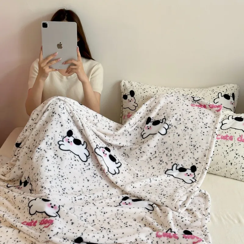 

Cartoon Milk Velvet Autumn And Winter Thickening Flannel Air Conditioning Dormitory Nap Blanket Leisure