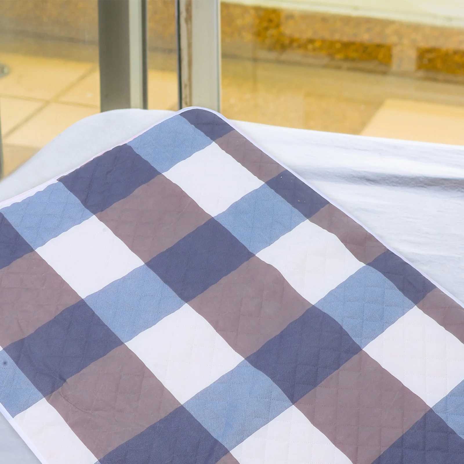 وسادة سرير مقاومة للماء عالية الامتصاص مقاس كبير وقابلة لإعادة الاستخدام وقابلة للغسل لعلاج سلس البول في الحيض مرتبة رعاية المسنين