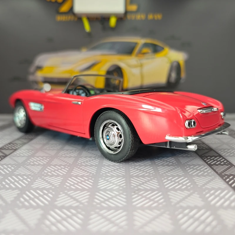 

1:24 BMW 507 1955 alloy car model ornament convertible retro vintage car door, engine hood, trunk can be opened fine workmanship