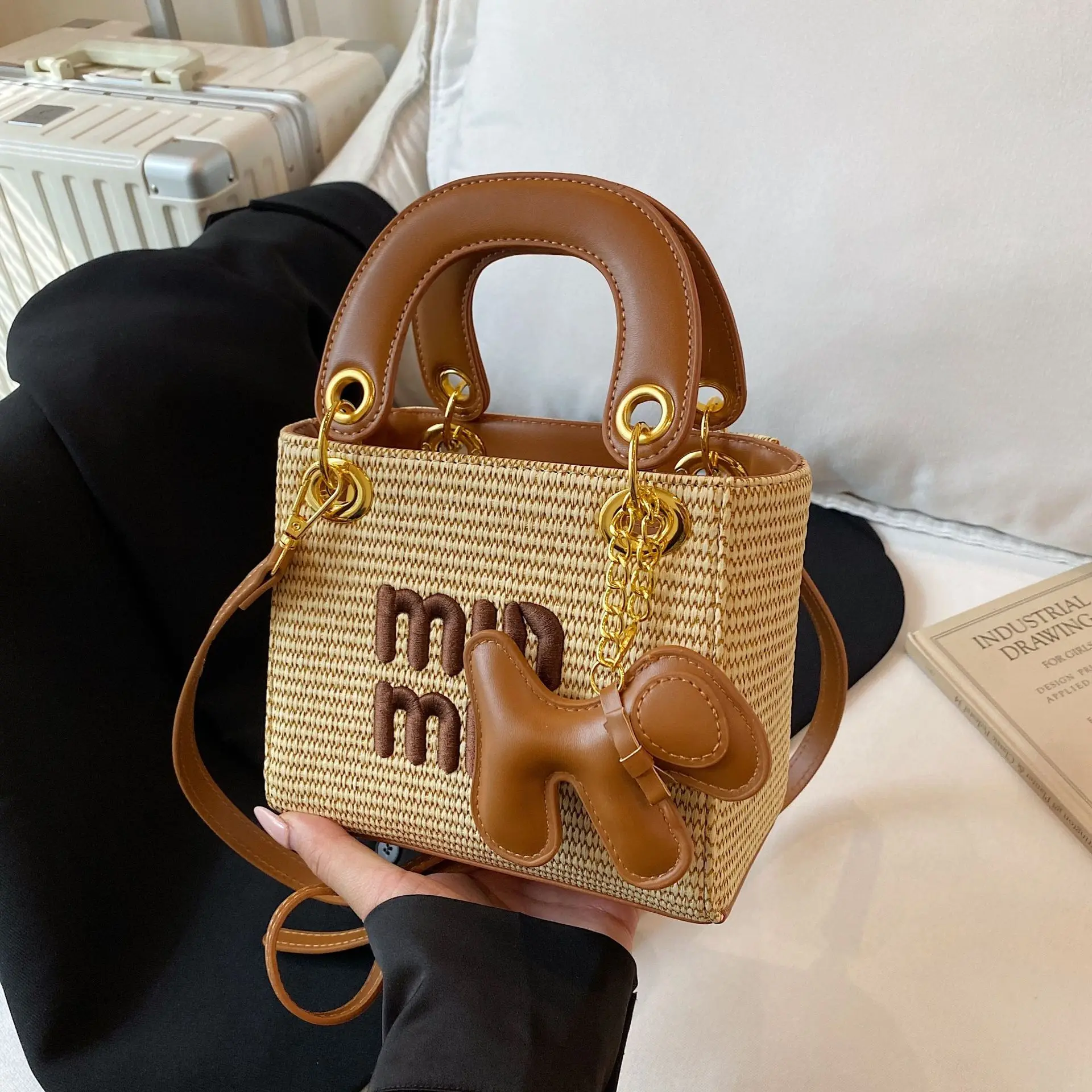 

Сумка-тоут Coastal 2025 года, женская сумка-трансформер с верхней ручкой и сумка через плечо, готовая к пляжу в ночное время