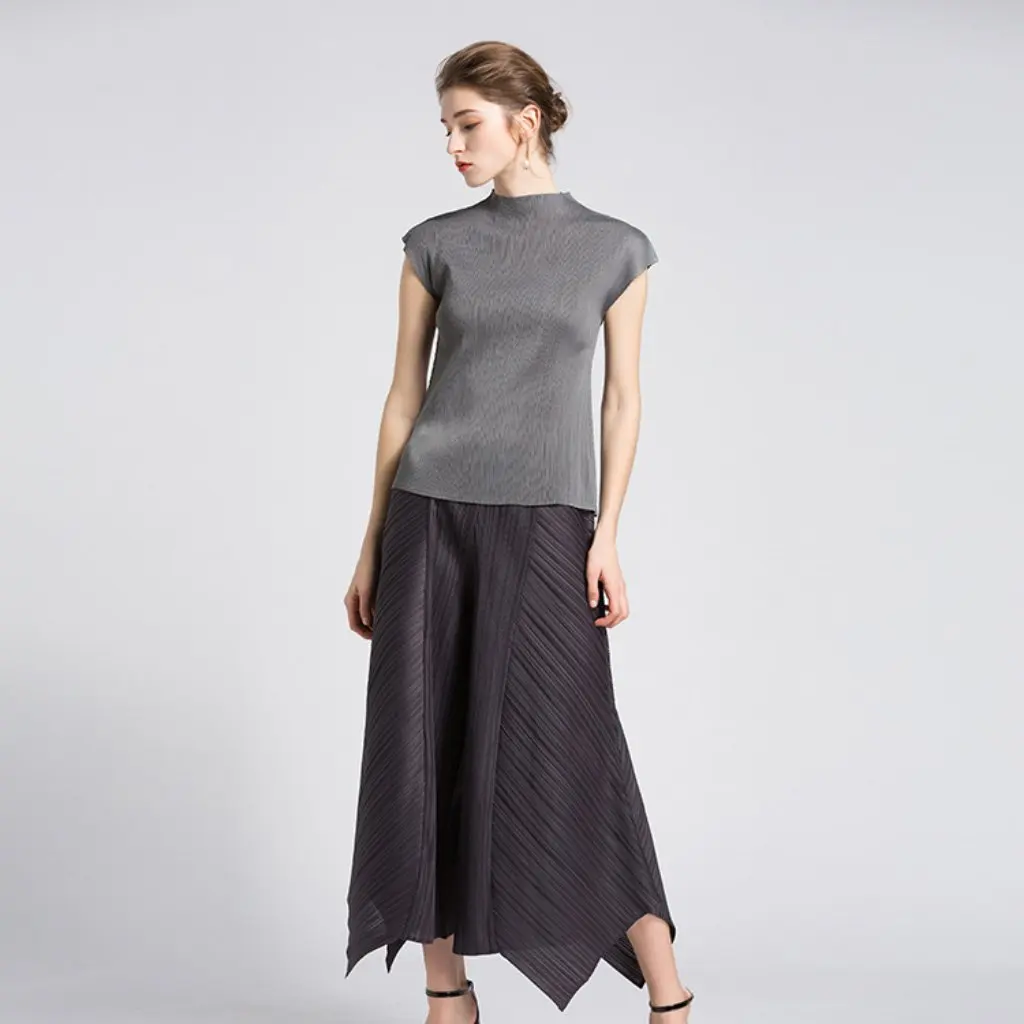 

Women's Classic Solid Color Pleated Top Casual Sleeveless Slim Vests Half Turtleneck Bottoming Shirt for All Seasons