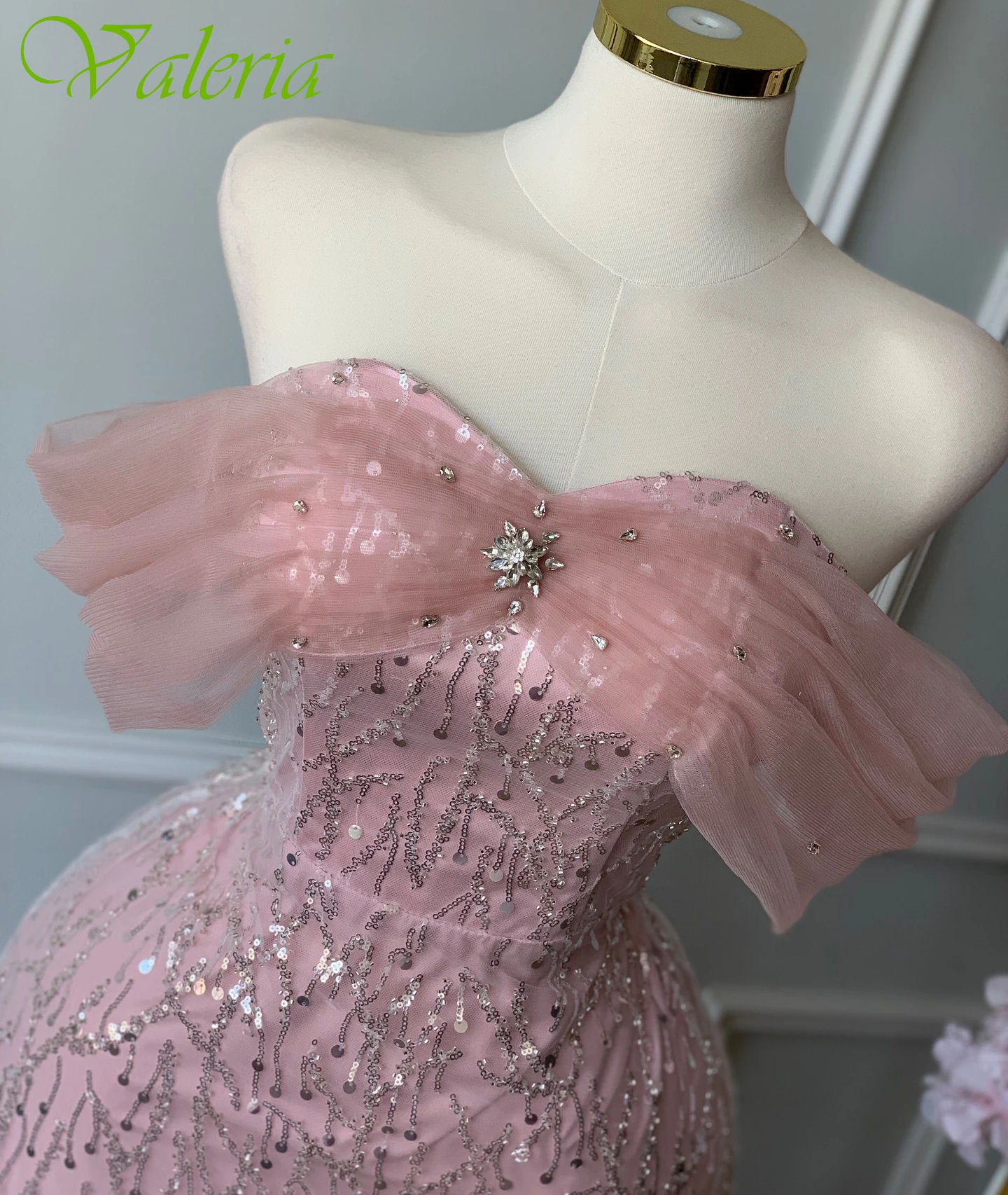 ชุดราตรีทรงเอไลน์คอเรือแขนสั้นแบบสั่งตัด ดีไซน์หรูหรา สง่างาม เหมาะสำหรับโอกาสพิเศษ ชุดออกงานคลาสสิก