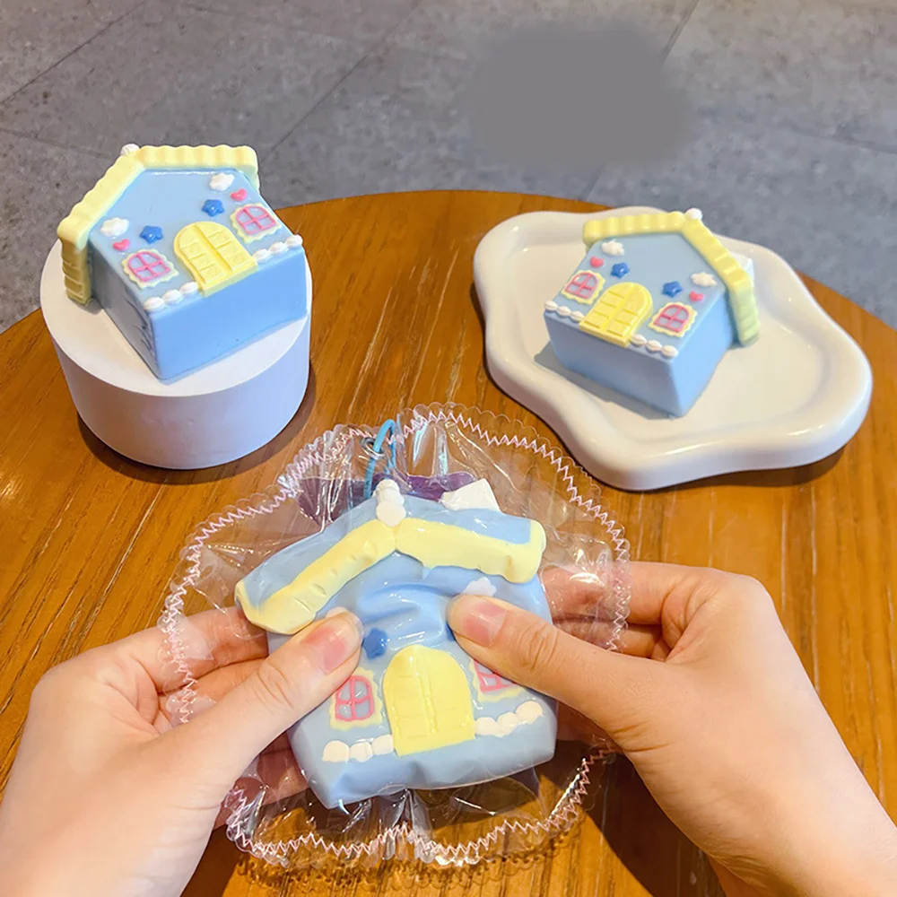 1pc Red And Blue House Soft Molded Stress Relief Daily Pressure And Tension Slow Bounce Backpack Hanging Toy Children's Gift Toy