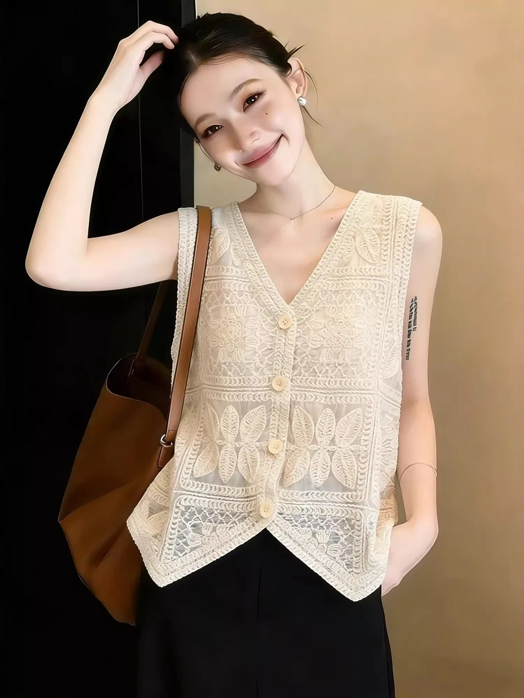 V-Neck Sleeveless Lace Trim Tank Top Women's Outerwear Summer Loose Fit Button Detail Casual Wear Thin Fabric Pure Color