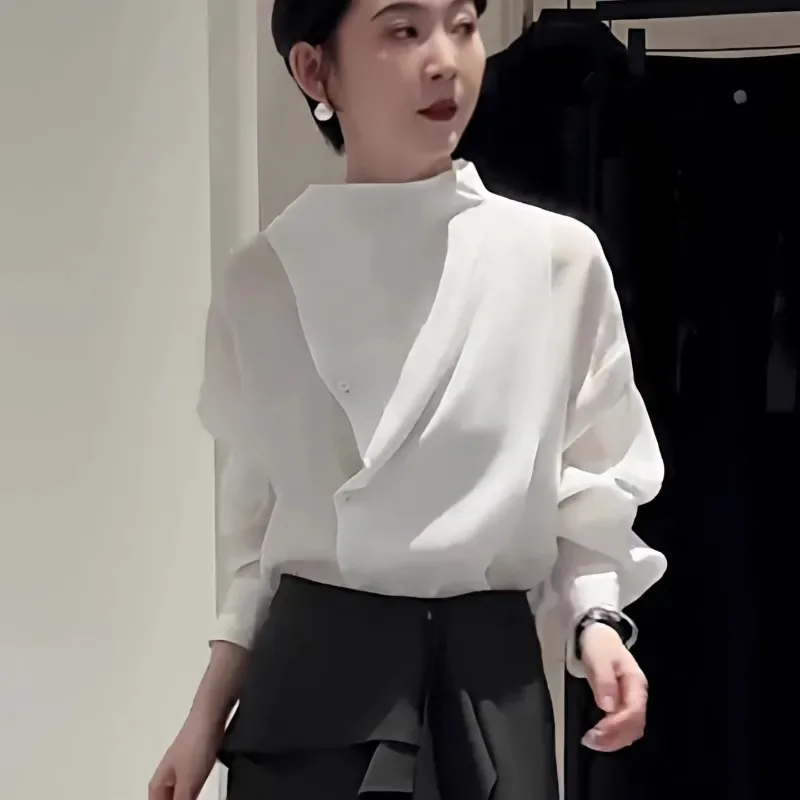 Jesienna bluzka damska z kołnierzykiem stójką, długi rękaw, nowa kolekcja wiosna-jesień, asymetryczny krój.