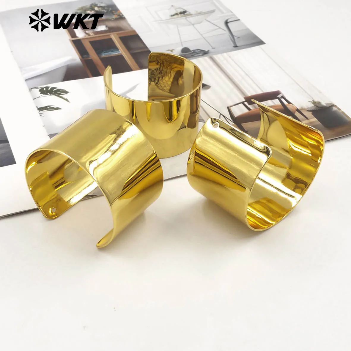 

WT-B679 New Style Exquisite Niche-design Bangle With 18k Gold Plated For Women Birthday Gifts
